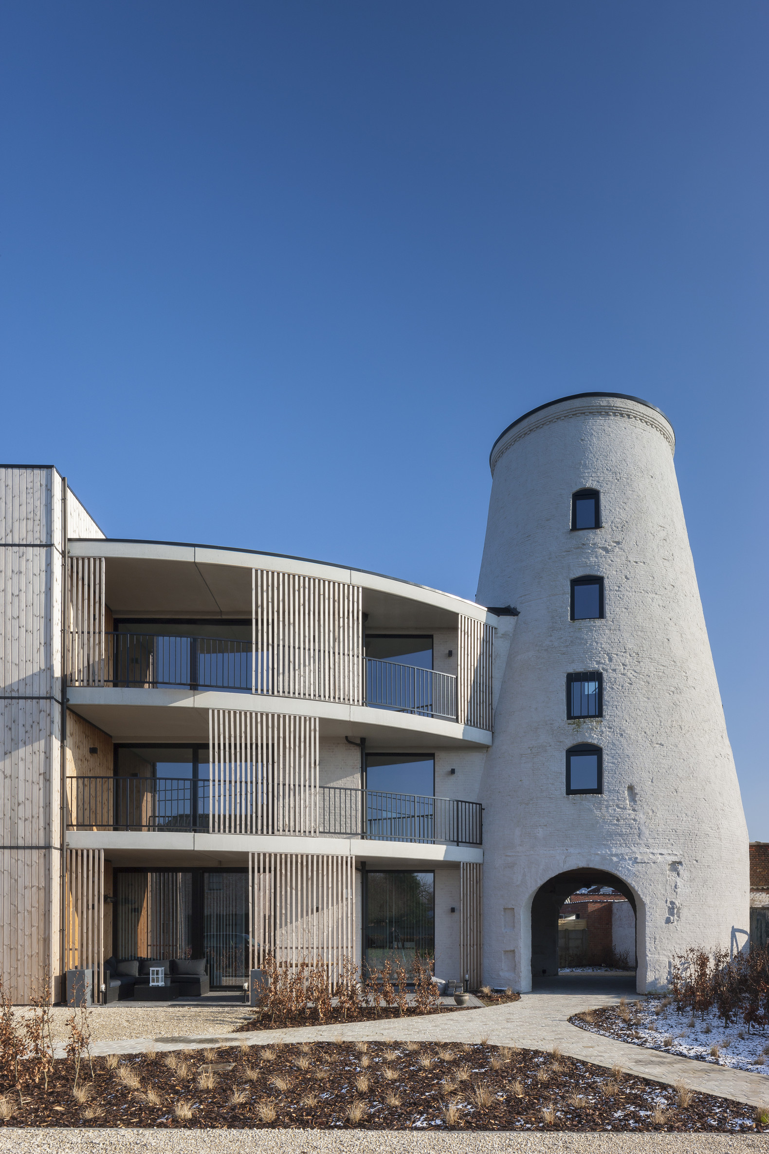 De Stenen Molen — Reconversie van een verlaten molen tot woonproject